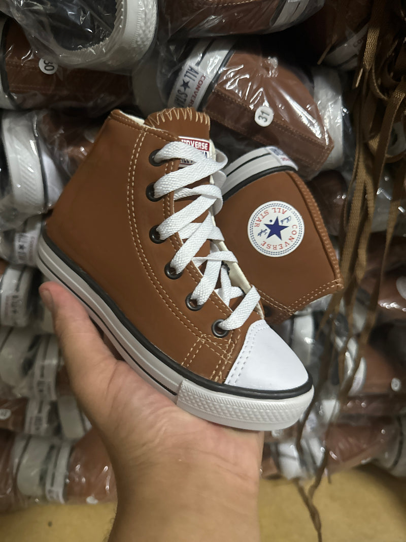 All Star Marrom para Criança: Conforto e Estilo para Pequenos Exploradores